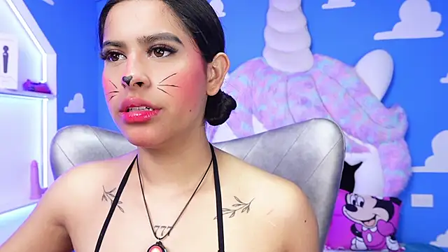 Snapshot of miss_romyna chatting on 02.28.25 miss romyna online show from 02.28.25