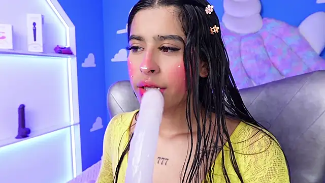 Snapshot of miss_romyna chatting on 03.07.25 miss romyna online show from 03.07.25