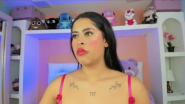 Snapshot of miss_romyna chatting on 11.20.25 miss romyna online show from 11.20.25