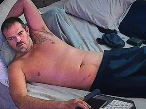 Snapshot of badboybrad11 chatting on 02.23.25 badboybrad11 online show from 02.23.25