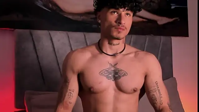 Snapshot of Thomas_Fit1 chatting on 01.08.26 Thomas Fit1 online show from 01.08.26