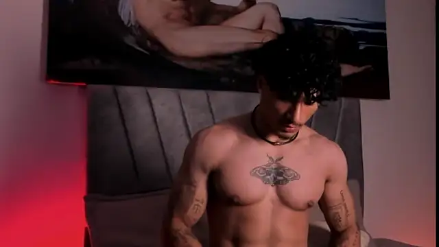 Snapshot of Thomas_Fit1 chatting on 01.16.26 Thomas Fit1 online show from 01.16.26