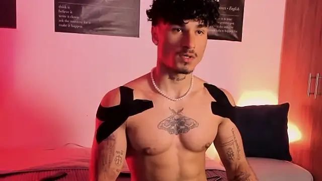 Snapshot of Thomas_Fit1 chatting on 02.10.26 Thomas Fit1 online show from 02.10.26