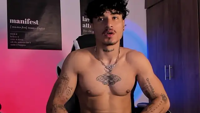 Snapshot of Thomas_Fit1 chatting on 02.25.26 Thomas Fit1 online show from 02.25.26