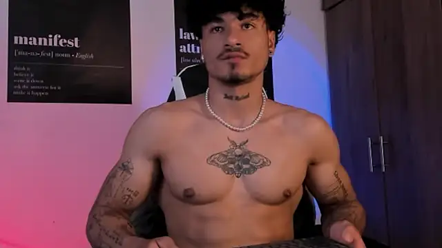 Snapshot of Thomas_Fit1 chatting on 03.11.26 Thomas Fit1 online show from 03.11.26