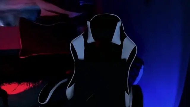 Snapshot of Thomas_Fit1 chatting on 03.25.26 Thomas Fit1 online show from 03.25.26