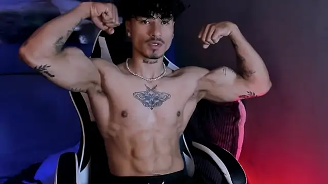 Snapshot of Thomas_Fit1 chatting on 03.25.26 Thomas Fit1 online show from 03.25.26