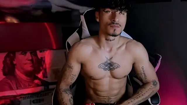 Snapshot of Thomas_Fit1 chatting on 03.31.26 Thomas Fit1 online show from 03.31.26