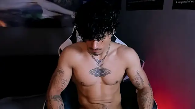 Snapshot of Thomas_Fit1 chatting on 04.06.26 Thomas Fit1 online show from 04.06.26