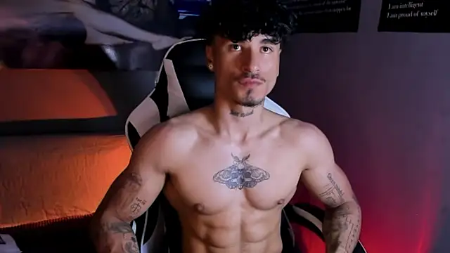 Snapshot of Thomas_Fit1 chatting on 04.07.26 Thomas Fit1 online show from 04.07.26