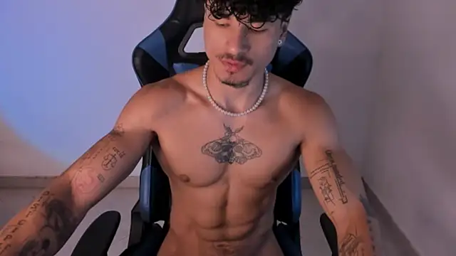 Snapshot of Thomas_Fit1 chatting on 06.29.26 Thomas Fit1 online show from 06.29.26