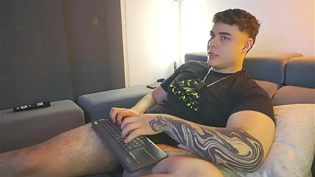 Snapshot of odin_blake chatting on 02.21.25 odin blake online show from 02.21.25