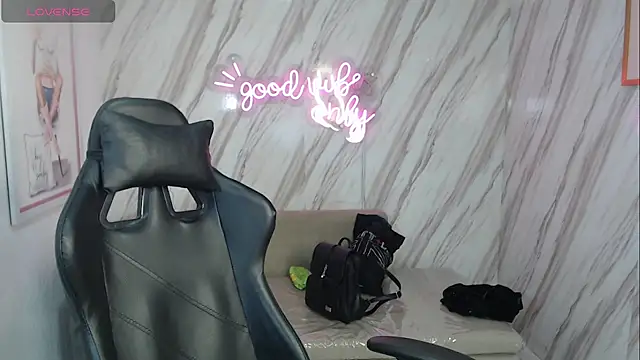 Snapshot of skeler_lovd_b_ chatting on 09.15.25 skeler lovd b online show from 09.15.25