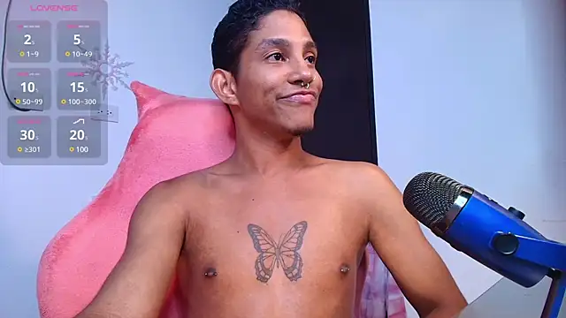 Snapshot of Palo_santo chatting on 02.19.25 Palo santo online show from 02.19.25