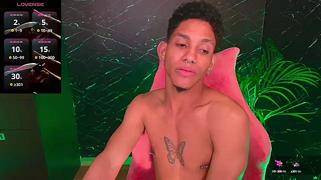 Snapshot of Palo_santo chatting on 09.19.25 Palo santo online show from 09.19.25