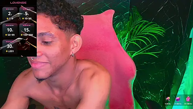 Snapshot of Palo_santo chatting on 09.20.25 Palo santo online show from 09.20.25