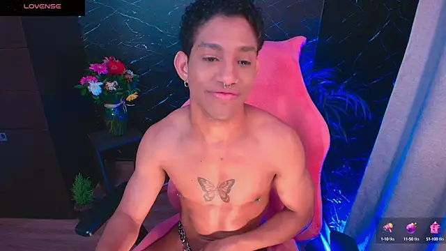 Snapshot of Palo_santo chatting on 10.24.25 Palo santo online show from 10.24.25