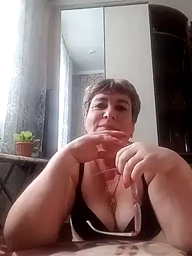 Snapshot of Lee_Nell chatting on 12.03.24 Lee Nell online show from 12.03.24