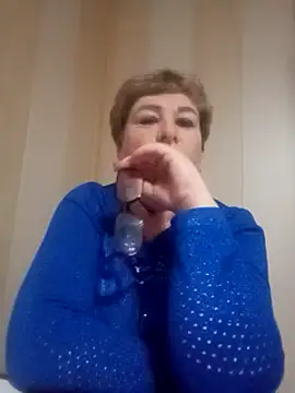 Snapshot of Lee_Nell chatting on 12.04.24 Lee Nell online show from 12.04.24