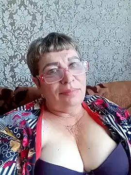 Snapshot of Lee_Nell chatting on 12.16.24 Lee Nell online show from 12.16.24