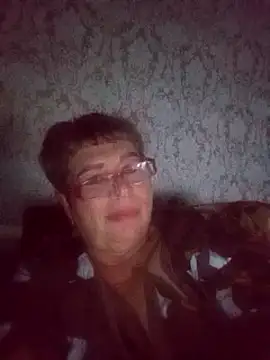 Snapshot of Lee_Nell chatting on 12.17.24 Lee Nell online show from 12.17.24