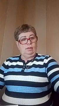 Snapshot of Lee_Nell chatting on 12.23.24 Lee Nell online show from 12.23.24