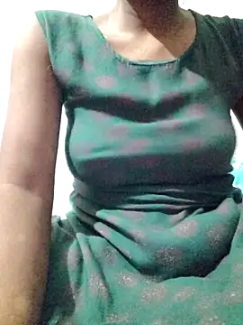 Snapshot of rituporna2004 chatting on 02.14.26 rituporna2004 online show from 02.14.26