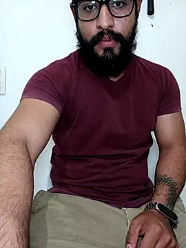 Snapshot of HombreS3n chatting on 02.25.25 HombreS3n online show from 02.25.25