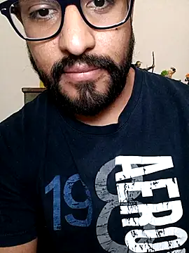 Snapshot of HombreS3n chatting on 03.08.25 HombreS3n online show from 03.08.25