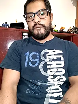 Snapshot of HombreS3n chatting on 03.11.25 HombreS3n online show from 03.11.25