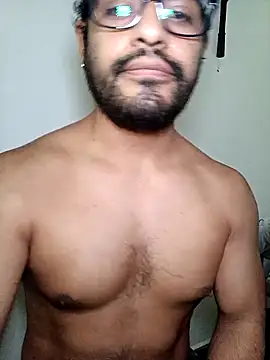 Snapshot of HombreS3n chatting on 09.23.25 HombreS3n online show from 09.23.25