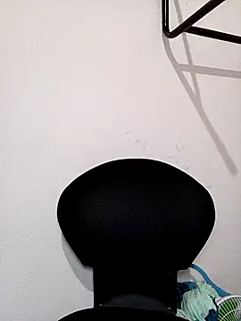 Snapshot of HombreS3n chatting on 09.30.25 HombreS3n online show from 09.30.25