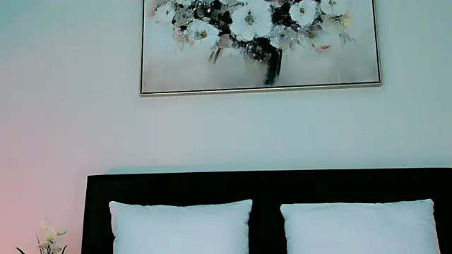 oh-my-mia online show from 10.04.25