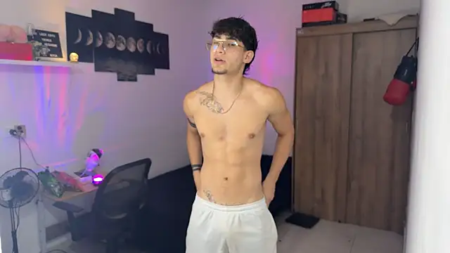 Kisan Smith online show from 10.13.25