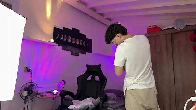 Kisan Smith online show from 03.14.26