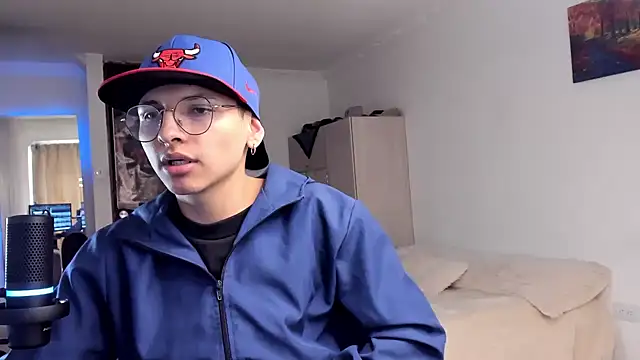 Snapshot of a_lejandro_0_8 chatting on 12.09.24 a lejandro 0 8 online show from 12.09.24