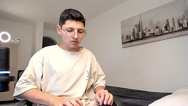 Snapshot of a_lejandro_0_8 chatting on 03.11.25 a lejandro 0 8 online show from 03.11.25