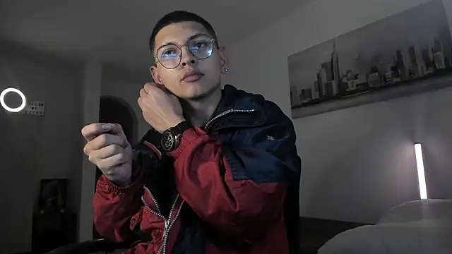 Snapshot of a_lejandro_0_8 chatting on 03.15.25 a lejandro 0 8 online show from 03.15.25