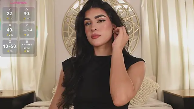 Snapshot of Antonellaparis_ chatting on 10.19.25 Antonellaparis online show from 10.19.25