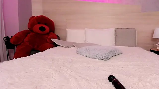 FoxxyClarise online show from 01.27.25