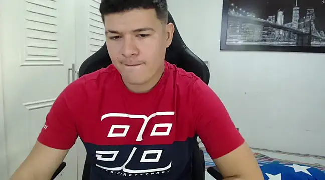 Snapshot of Plug_Control chatting on 12.03.24 Plug Control online show from 12.03.24