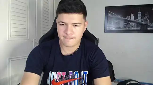 Snapshot of Plug_Control chatting on 12.05.24 Plug Control online show from 12.05.24