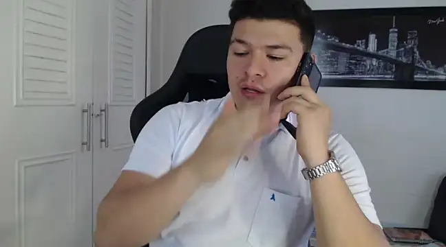 Snapshot of Plug_Control chatting on 12.08.24 Plug Control online show from 12.08.24