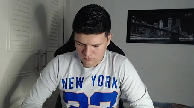 Snapshot of Plug_Control chatting on 12.10.24 Plug Control online show from 12.10.24