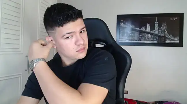 Snapshot of Plug_Control chatting on 12.13.24 Plug Control online show from 12.13.24