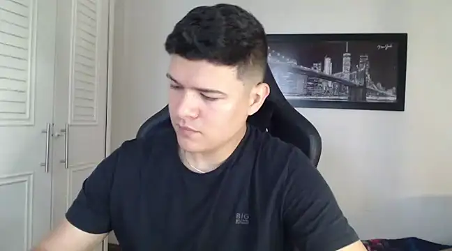 Snapshot of Plug_Control chatting on 12.23.24 Plug Control online show from 12.23.24