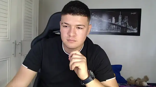 Snapshot of Plug_Control chatting on 12.30.24 Plug Control online show from 12.30.24