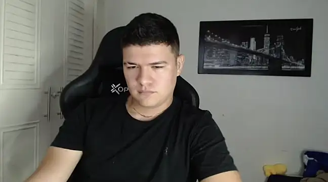 Snapshot of Plug_Control chatting on 01.04.25 Plug Control online show from 01.04.25