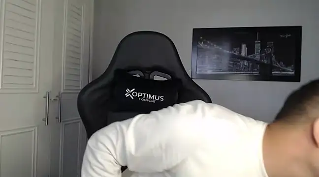 Snapshot of Plug_Control chatting on 01.05.25 Plug Control online show from 01.05.25