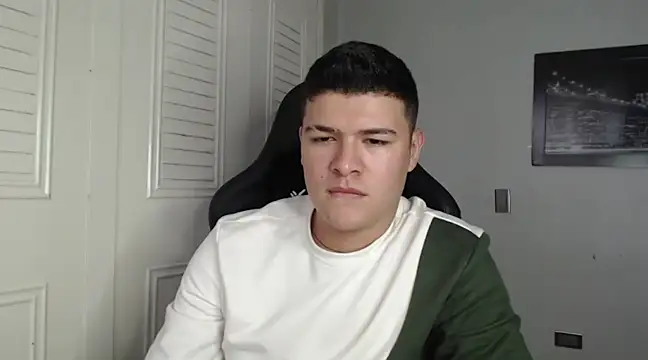 Snapshot of Plug_Control chatting on 01.05.25 Plug Control online show from 01.05.25